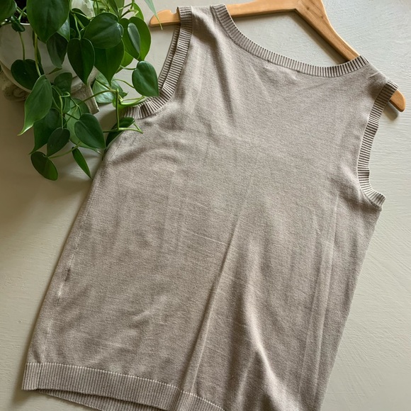 SALEπΏ Calvin Klein Beaded Sweater Vest - Picture 6 of 6